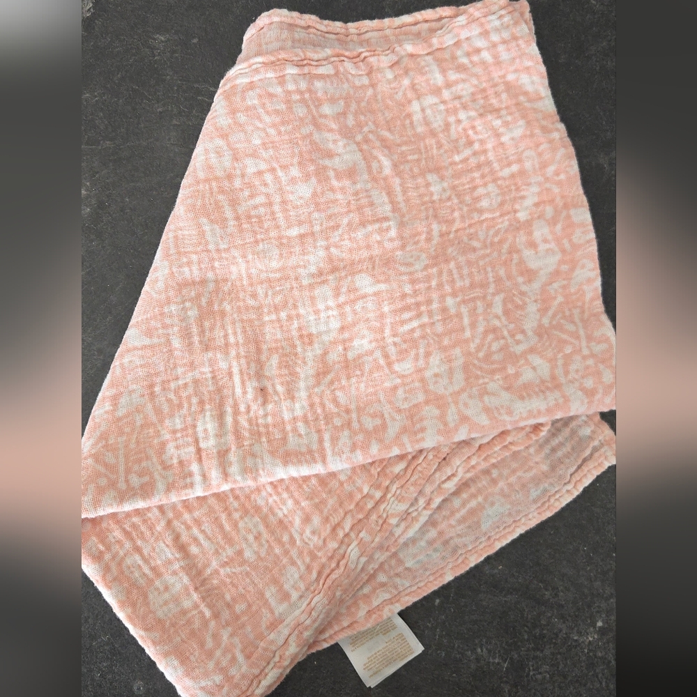 Large Swaddle Pink & White Limited Edition Jurassic World By Little Unicorn